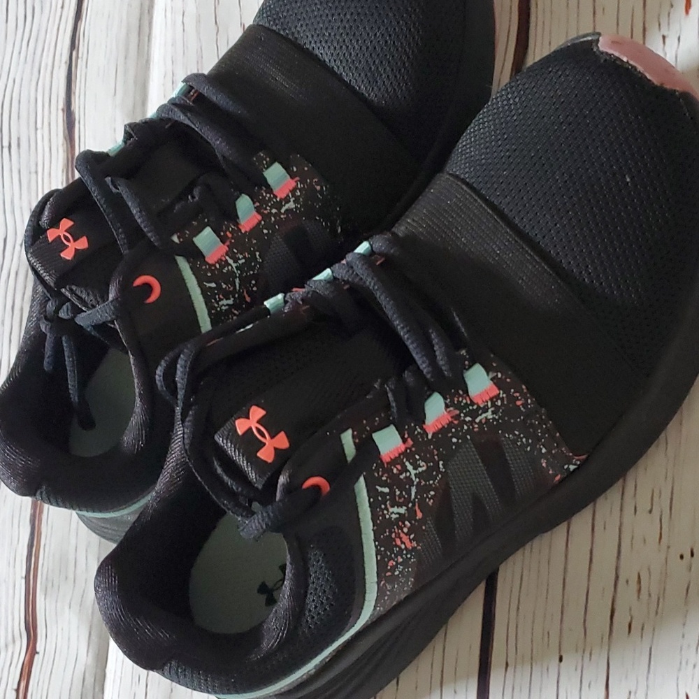 🆕️ UNDER ARMOUR WOMENS CHARGED BREATHE BLACK/MULTICOLOR